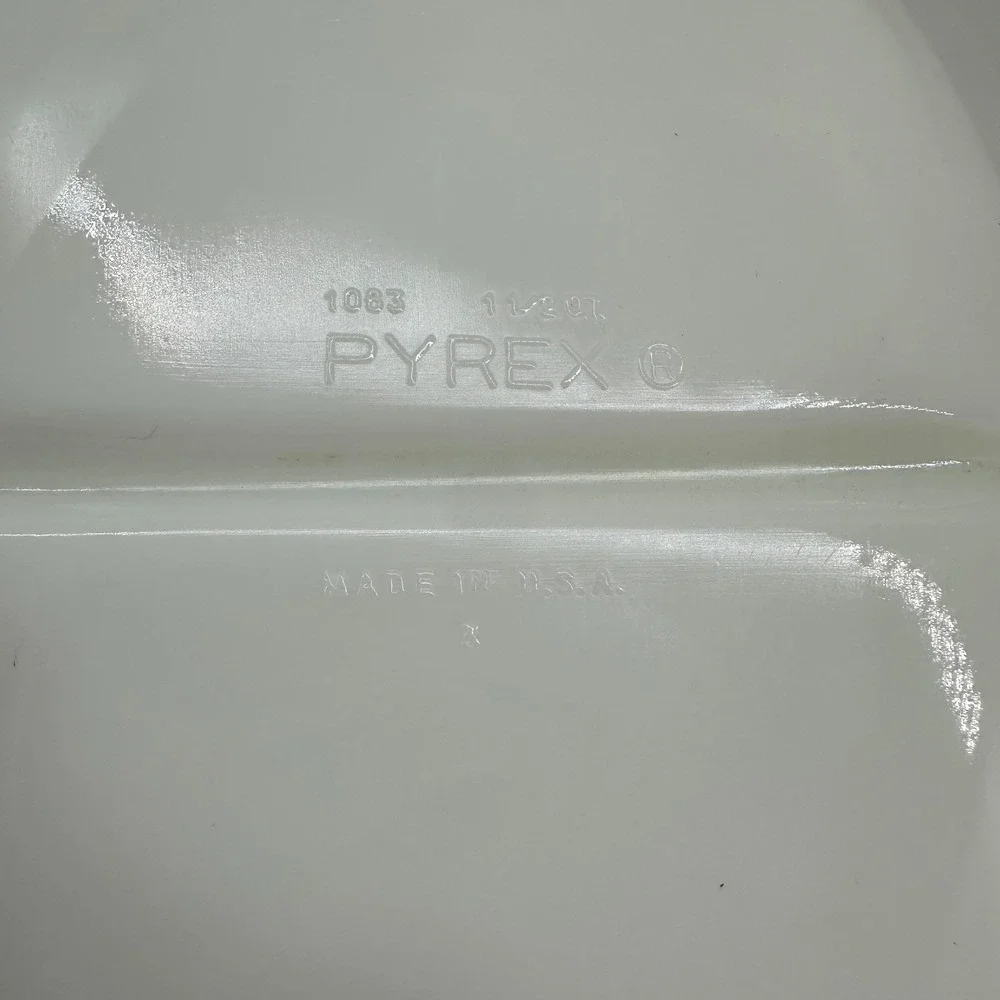 Vintage Pyrex White Divided Oval Serving Dish 1.5 Qt USA Mid‎ Century